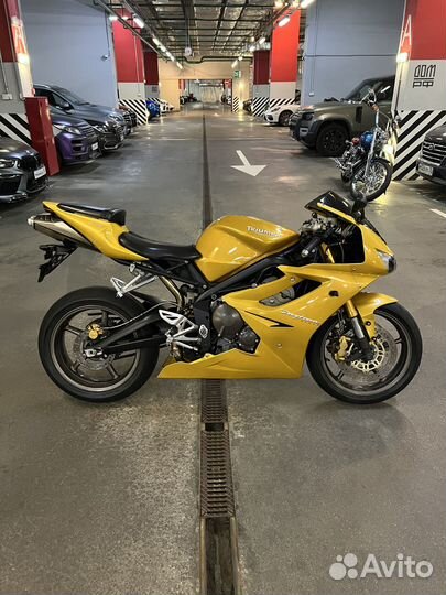 Triumph 675 Daytona (идеально на первый сезон)