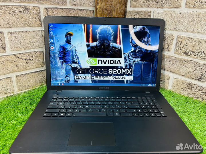 Огромный 17,3 4-х ядерный Asus 920MX/8/SSD256
