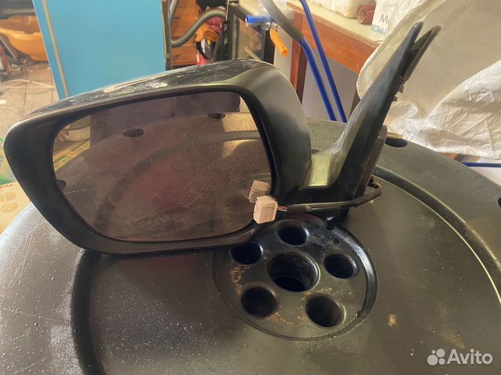 Зеркало заднего вида левое Land Cruizer 200