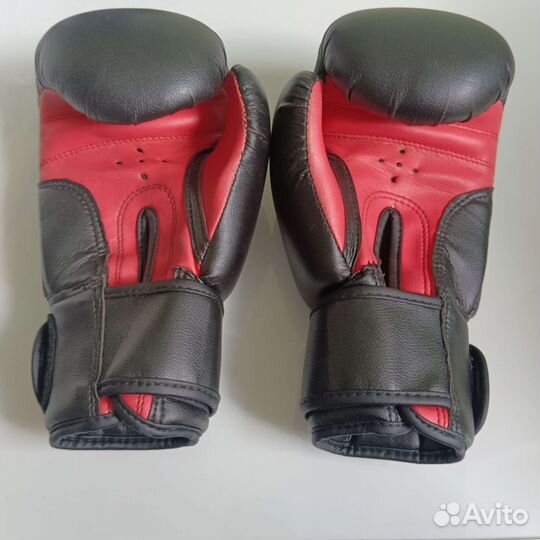 Боксерские перчатки