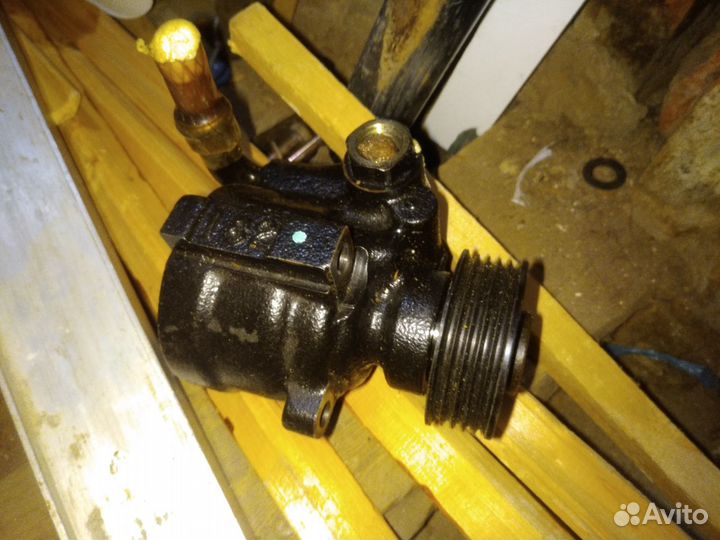 Насос гур Ford 97BB-3A733-BA