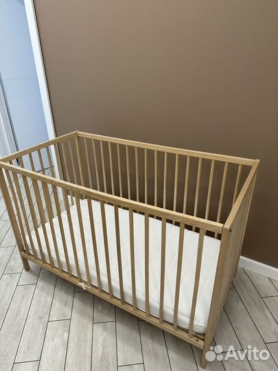 Детская кровать с матрасом