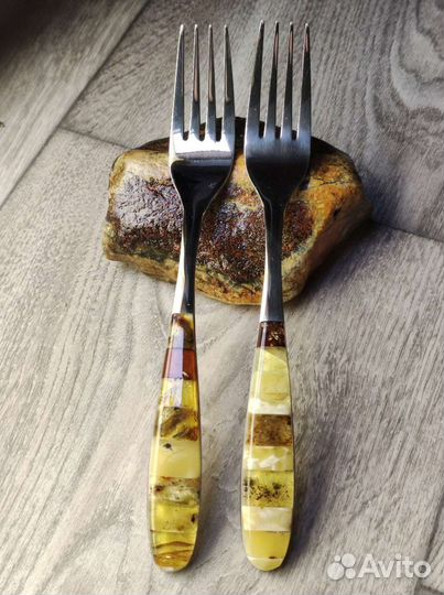 Ложки, вилки с натуральным янтарем