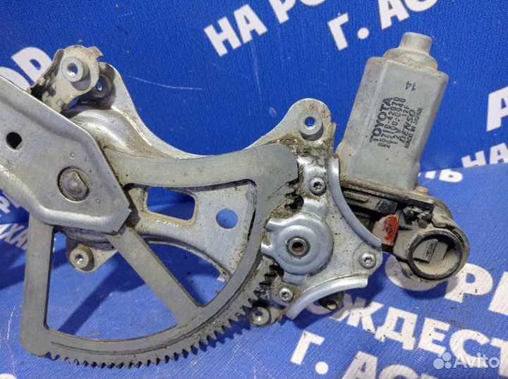 Передний правый стеклоподъемник Toyota Rav4