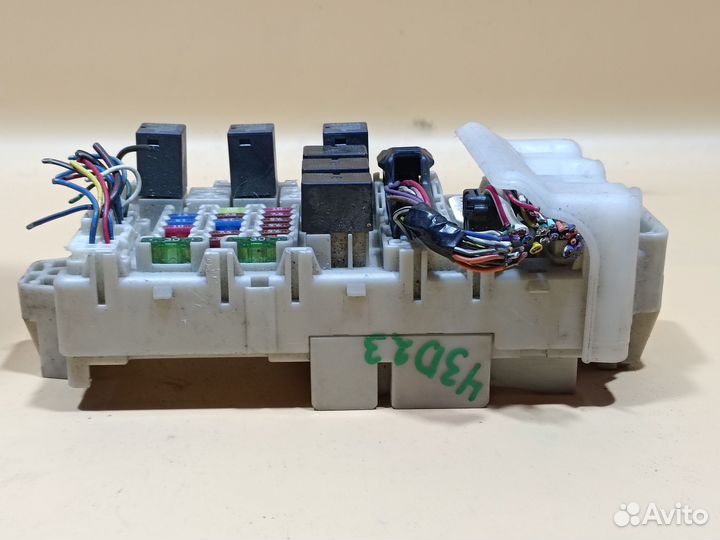 Блок предохранителей салонный Mitsubishi Lancer 9
