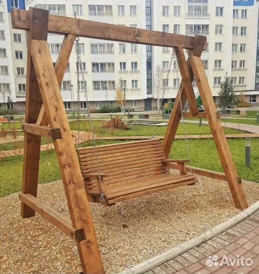 Лавочка деревянная