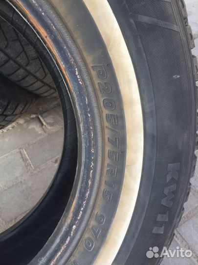 Kumho I'Zen Stud Snow KW11 205/75 R15