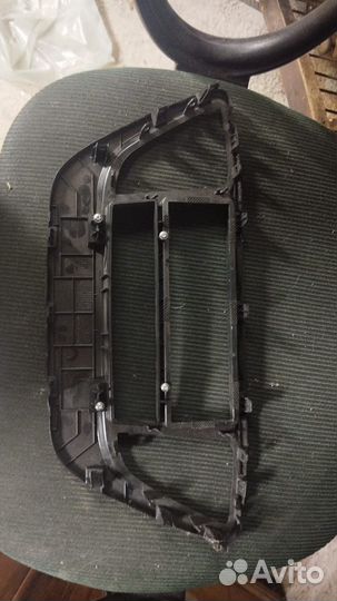 Рамка штатная на магнитолу