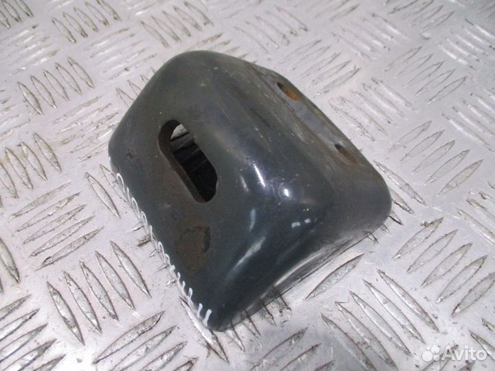 Кронштейн крепления кузова Iveco 504027854