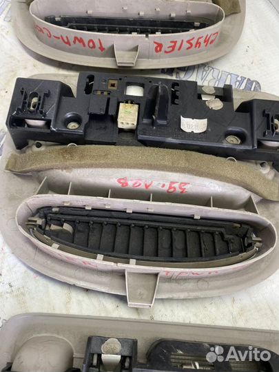 Ручка потолочная Chrysler Grand Voyager