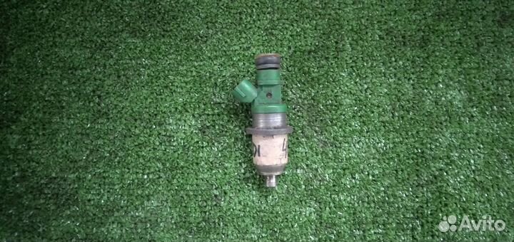 Рампа с Форсунками GDI M. Lancer Cedia 2000-2003