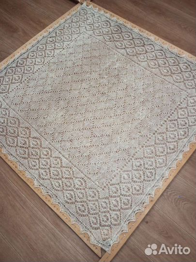 Платок-паутинка пуховый