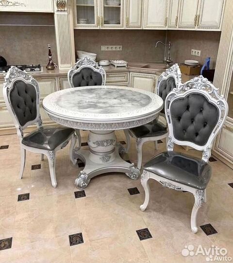 Столы и стулья