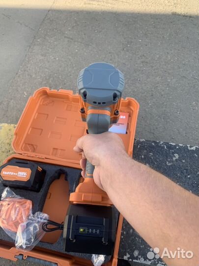 Гайковерт ударный аккумуляторный 2000Нм 1/2 дюйма