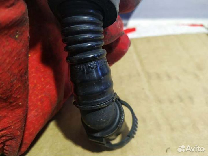 Патрубок вентиляции картера Volkswagen Passat B6