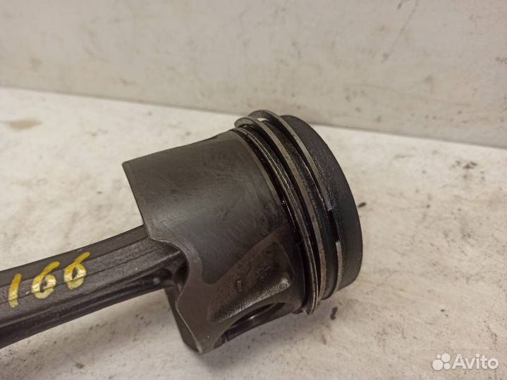 Поршень с шатуном Мерседес