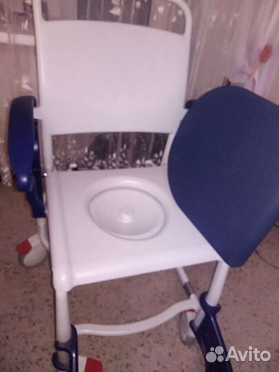 Кресло с санитарным оснащением