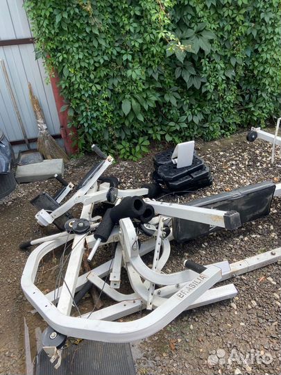 Спортивный силовой тренажер