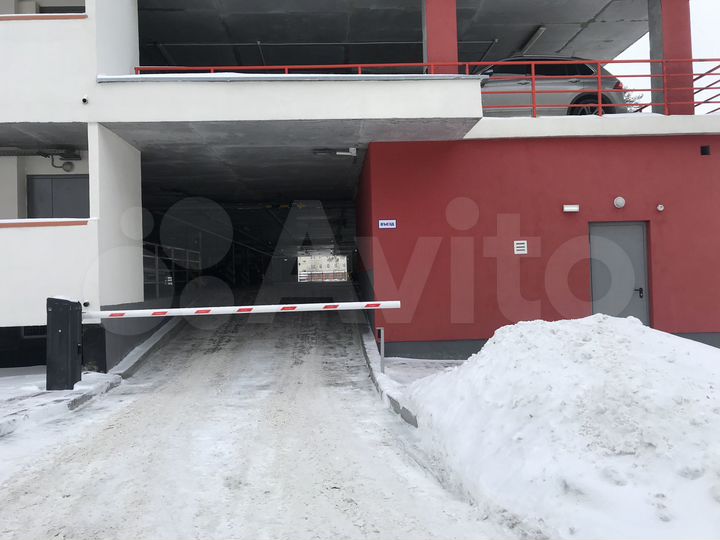 Машиноместо, 14 м²