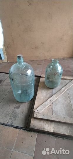 Бутыль и банка стеклянные