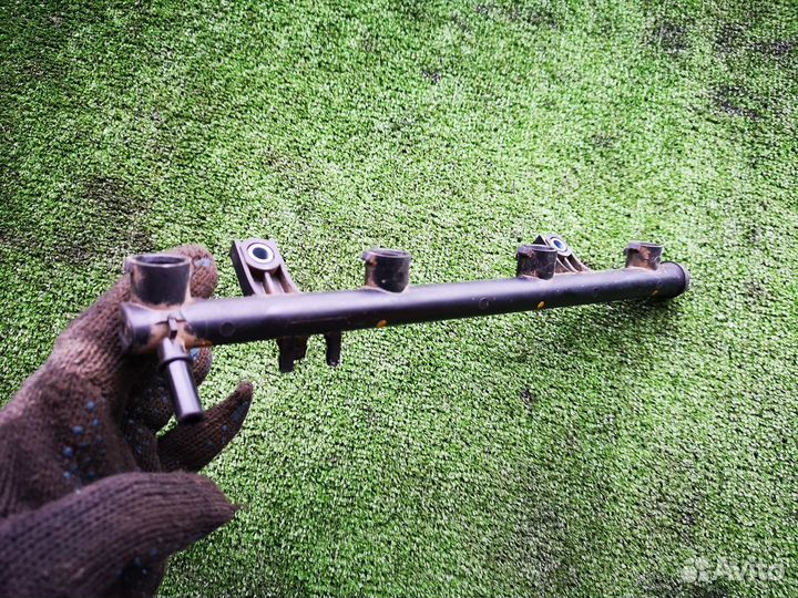 Рейка топливная рампа на Renault Duster 2012-нв 2л