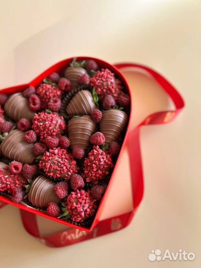 Клубника в натуральном шоколаде