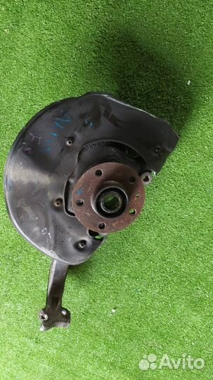 Кулак поворотный передний правый Audi A8 D4 cdra