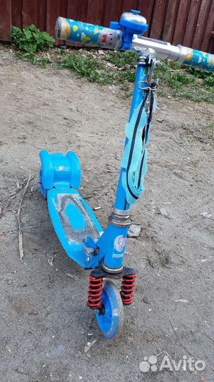 Детский трехколесный самокат