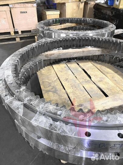 Поворотный круг Hyundai R305LC-7 81Q8-01050