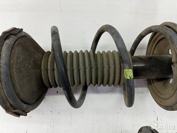 Стойка подвески передняя Toyota Ipsum ACM21 1AZ