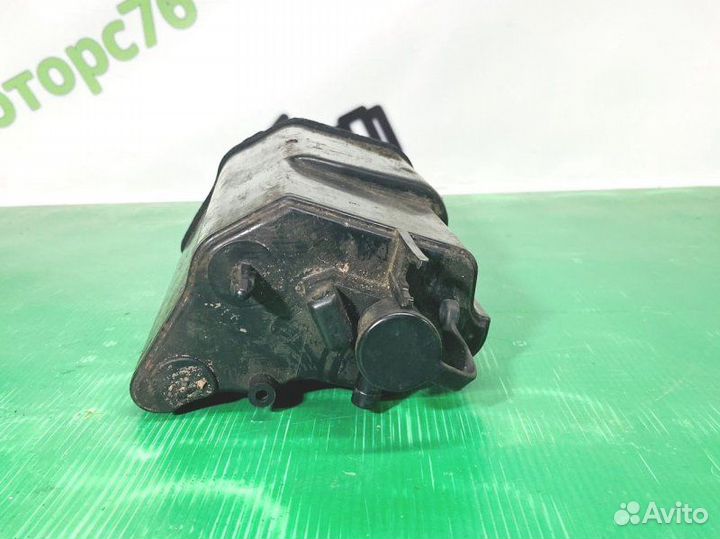 Абсорбер Audi 80 седан 1 1989