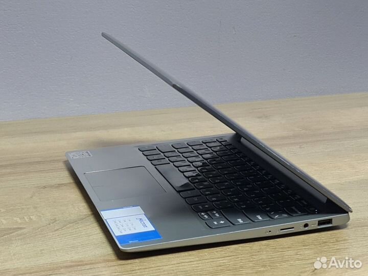 Компактный Быстрый Lenovo SSD ноутбук