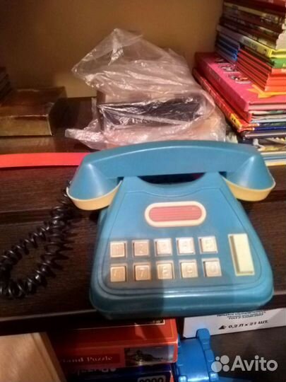 Старинный детский телефон игрушечный клавишный