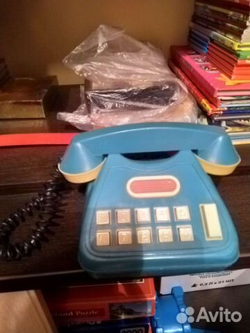 Старинный детский телефон игрушечный клавишный