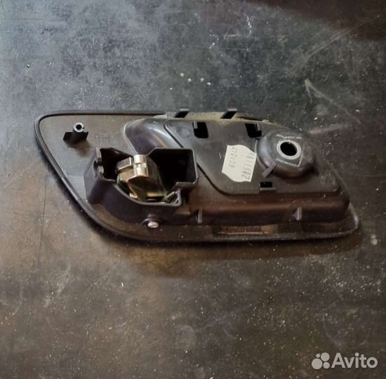 Ручка двери внутренняя правая Escalade 07-14