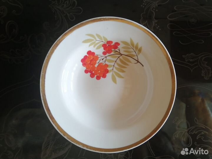 Большие глубокие тарелки