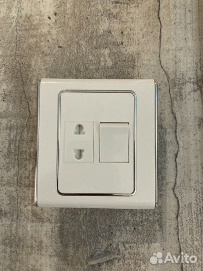 Розетка мебельная врезная