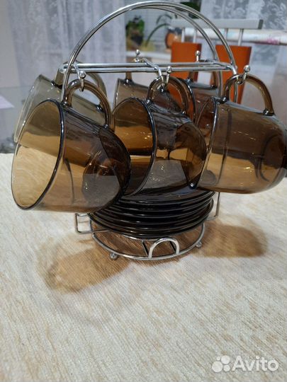 Кофейник, стаканы, чашки