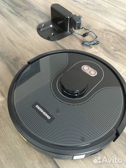 Робот пылесос redmond