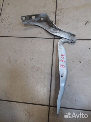 Петля капота передняя правая Peugeot 308
