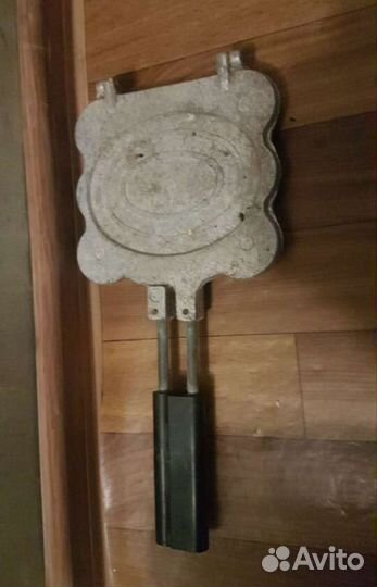 Орешницы и вафельница