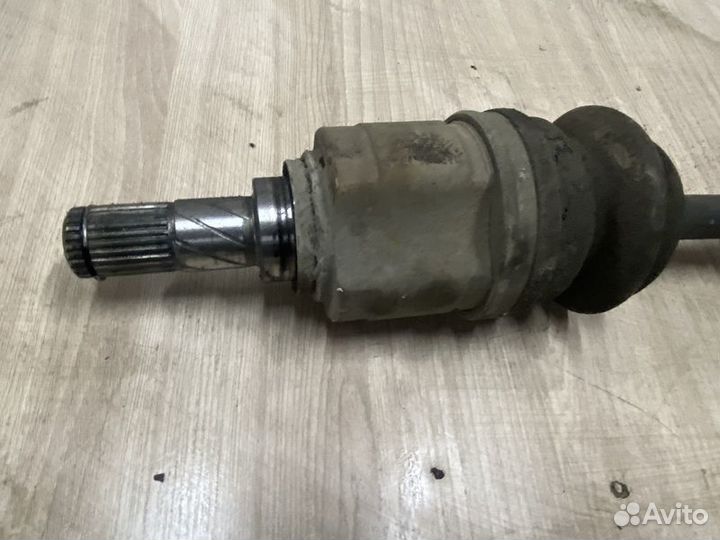 Привод передний правый Nissan March K12 с2002-2010