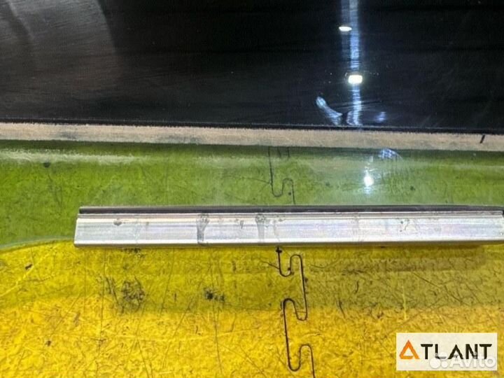 Стекло двери задний правый toyota crown