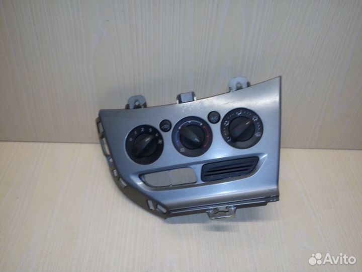 Блок управления отопителем Ford Focus 3