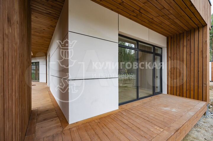 Коттедж 170 м² на участке 9,2 сот.