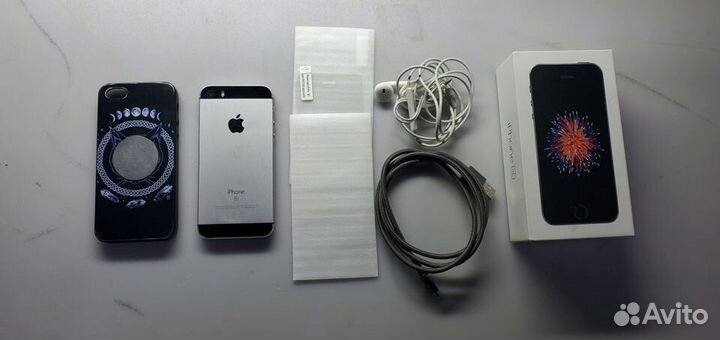 iPhone SE, 32 ГБ