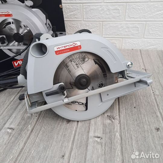 Дисковая пила Интерскол дп-210/2000М