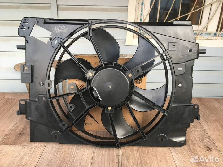 Вентилятор охлаждения с диффузором Renault Logan