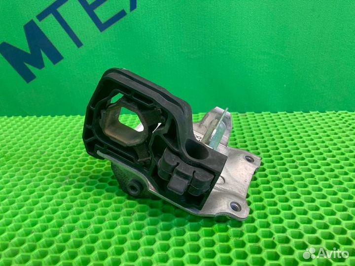 Крепление радиатора левое Bmw 5 F10 N52B25 2010