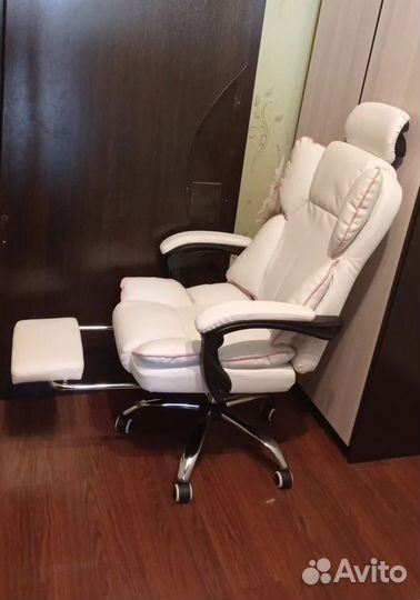 Компьютерное игровое кресло геймерское с массажем